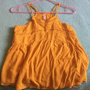 Adjustable spaghetti strapped patterned top